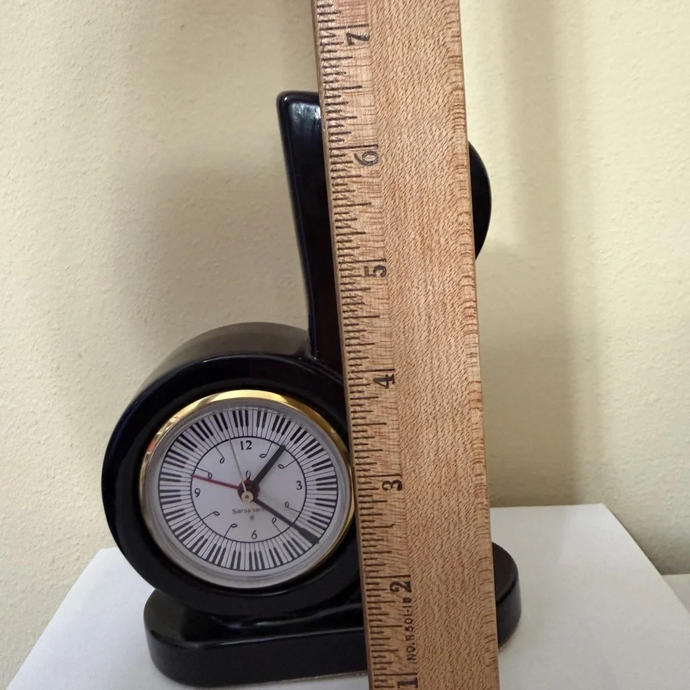 Sarsaparilla Music Note Clock